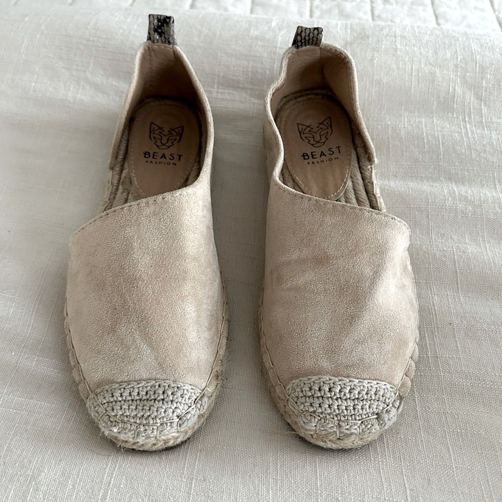 Beast fashion espadrille flat